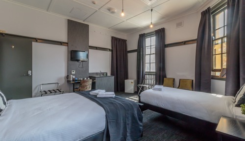 Queen Single Room 