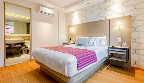 Standard Room, 1 Queen Bed