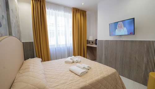 Superior Double Room, Annex Building (via De Gasperi 45)