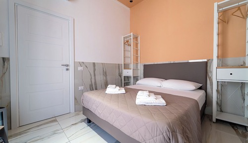 Superior Double Room, Annex Building (Via Guglielmo S. Felice)