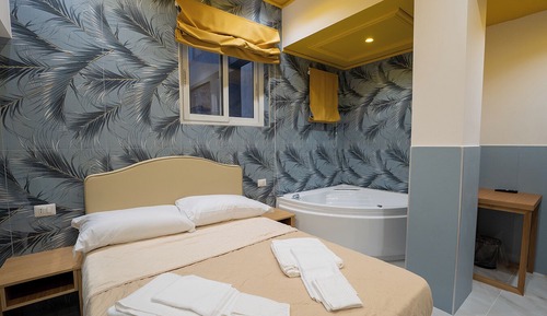 Exclusive Studio Suite, Hot Tub, Annex Building (Vico Freddo a Donnalbina)