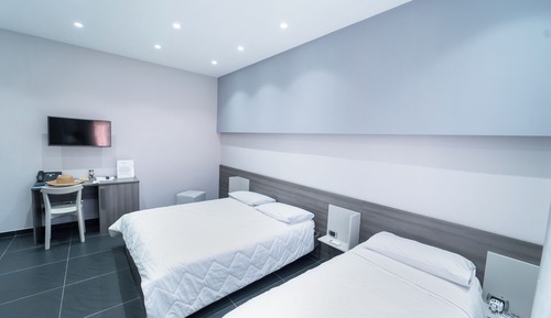 Deluxe Triple Room, Annex Building (Piazza Mercato)