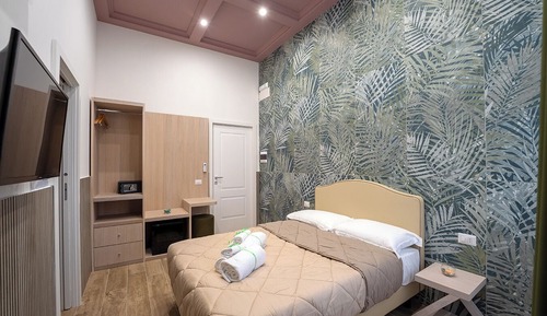 Superior Double Room, Annex Building (Via Guglielmo S. Felice)