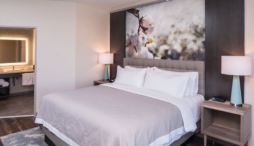 Premium Room, 1 King Bed, Corner