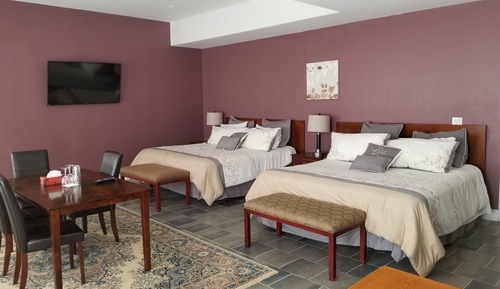 Family Room, River View (River Side)