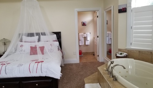 Standard Room, 1 Queen Bed, Fireplace (Chardonay)