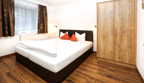 Chalet, Multiple Bedrooms