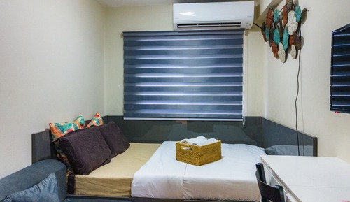 Deluxe Studio, 1 Queen Bed, Accessible, Kitchen