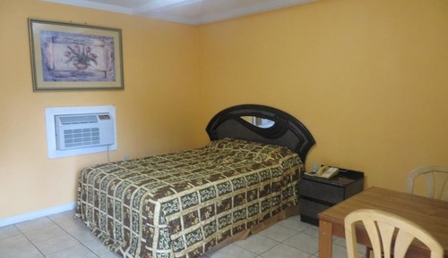 Standard Room, 1 Queen Bed, Non Smoking