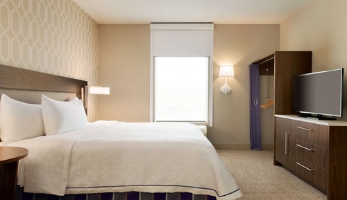 Studio, 1 King Bed, Non Smoking (Hearing)
