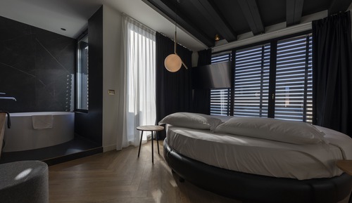 Deluxe Room, Terrace, Lake View (Romantic)