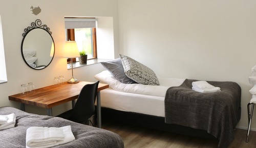 Family Room, Shared Bathroom (Fjallið)