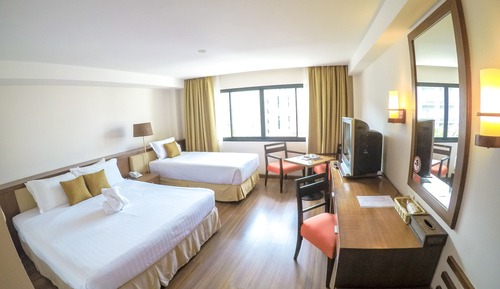 Superior Twin Room, Non Smoking, Bathtub