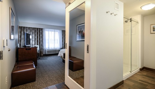 Room, 1 King Bed, Accessible (Hearing)