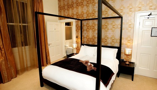 Double Room (with Four Poster Bed)