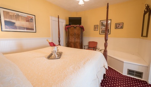 Double Room, 1 King Bed, Jetted Tub