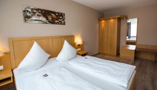 Suite, River View