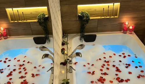 Honeymoon Room, 1 Queen Bed, Jetted Tub, Sea View