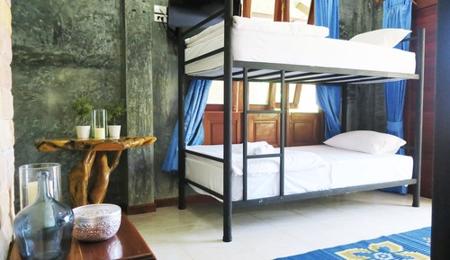 Deluxe Dorm