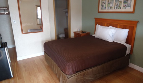 Standard Room, 1 Queen Bed, Non Smoking