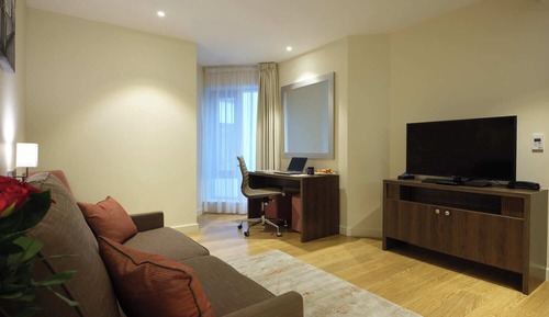 Deluxe Suite, 1 Queen Bed