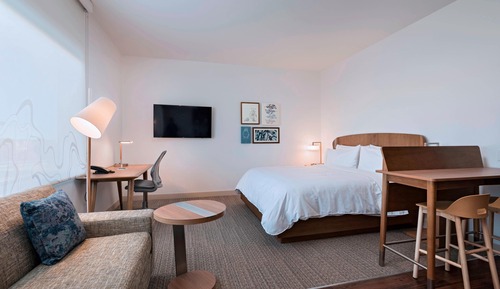 Studio, 1 King Bed with Sofa bed (Mobility Accessible, Tub)