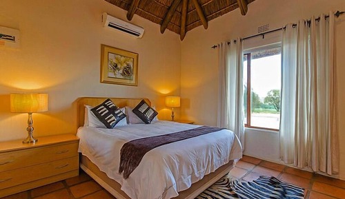 Grand Cottage