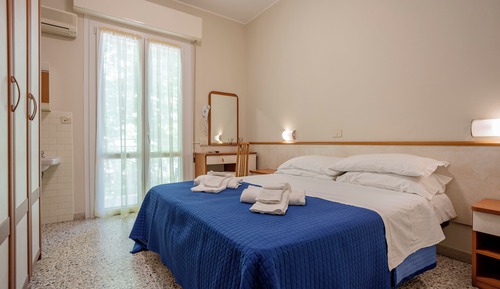 Economy Double Room (external private bathroom)