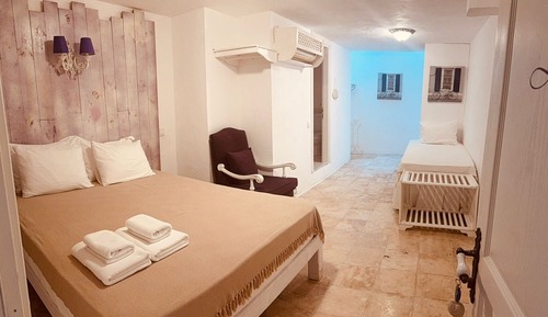 Economy Room