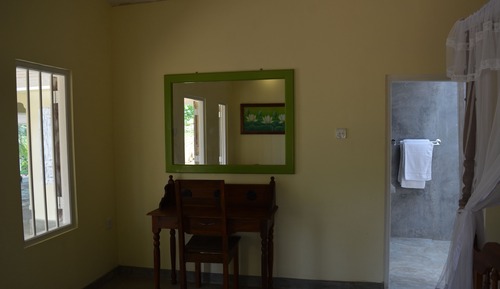 Classic Double Room, 1 King Bed, Mountain View, Courtyard Area