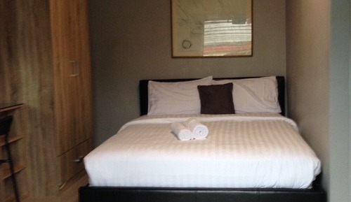 Basic Studio, 1 Queen Bed, Ensuite