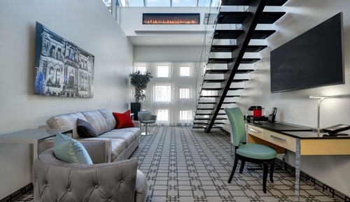 Suite, 1 Queen Bed