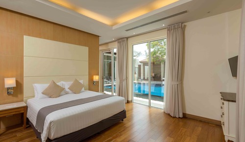 4 Bedroom Pool Villa with Kitchen