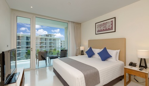 Suite, 2 Bedrooms, Kitchen (Balcony)