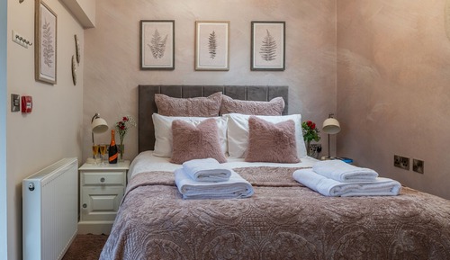 Luxury Double Room, Ensuite, Garden View