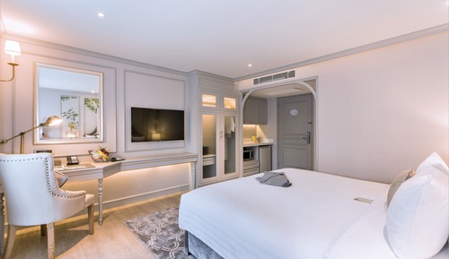 Premier Room
