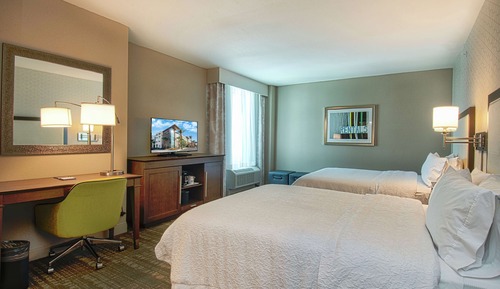 Room, 2 Queen Beds, Accessible, Bathtub
