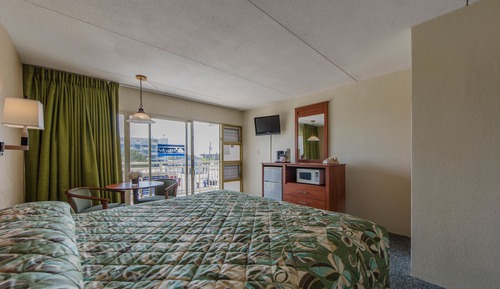 Pool front  Ocean view motel with King (C-1)