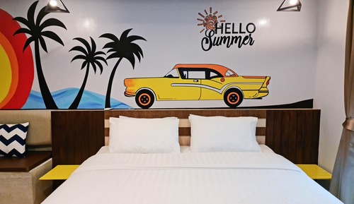 Deluxe Room, Pool Access