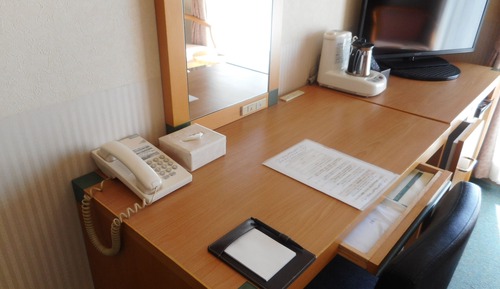 Semi Double Room, Smoking