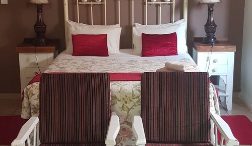 Double Room (Bath/Shower) (4)