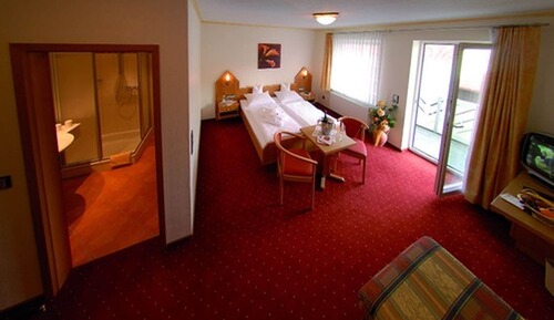 Comfort Room, 1 King Bed, Balcony, Mountain View