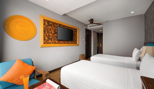 Superior Twin Room, City View