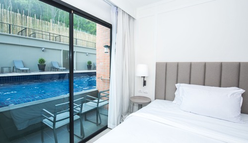 Superior Room, Pool Access