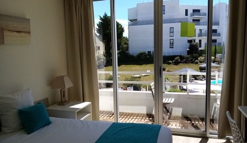 Standard Studio, Balcony