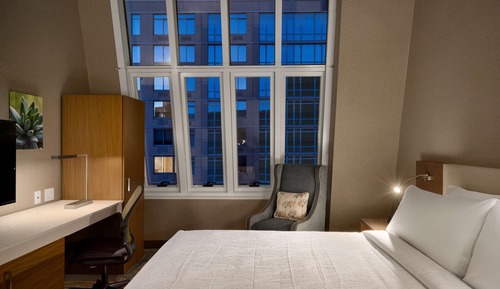 Room, 1 King Bed (Sky View)