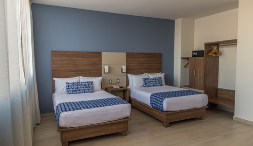 Standard Room, 2 Double Beds, City View