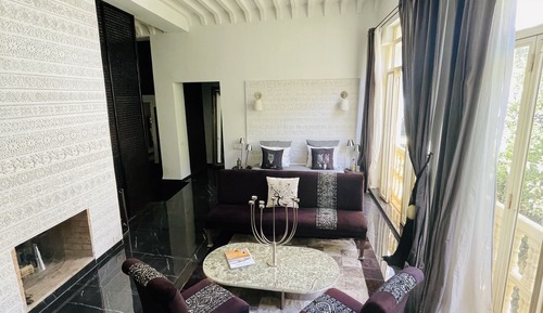 Signature Studio Suite (Moucharabieh)