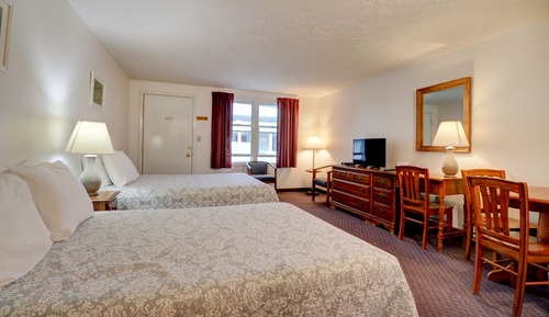 Deluxe Room, Multiple Beds, Non Smoking, Kitchenette