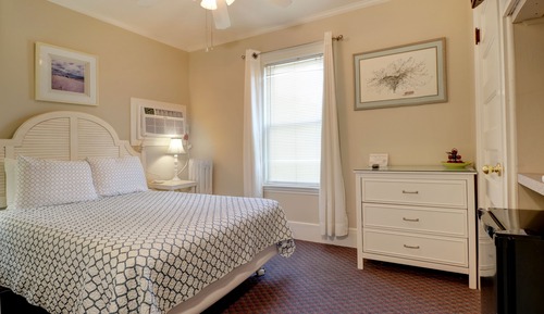 Country Inn Suite 28